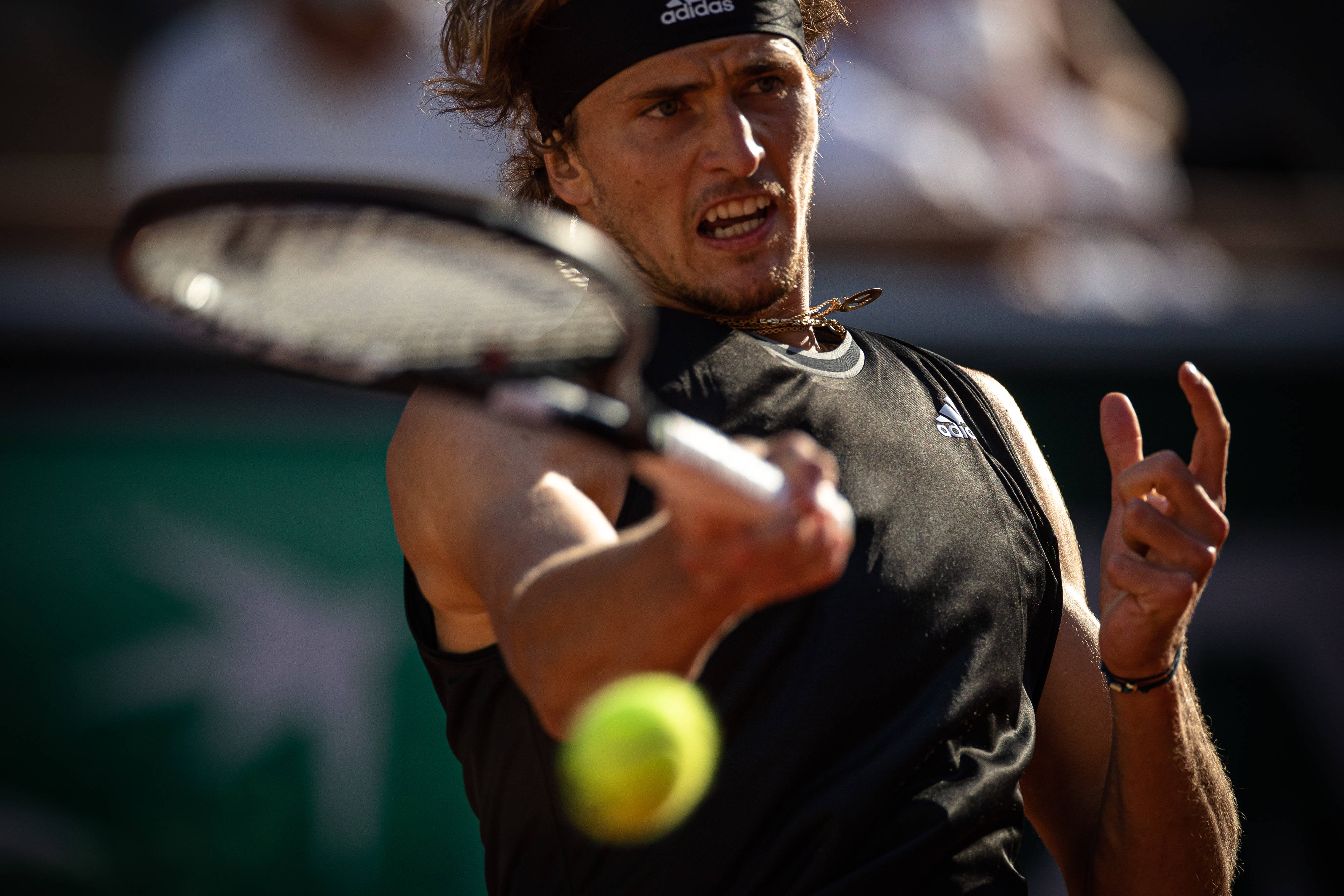 世界网球队绝杀西班牙网球队，兹维列夫打破历史纪录的简单介绍