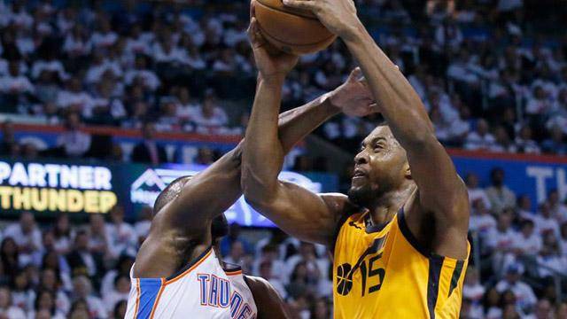 猛龙逆转马刺，费沃斯统治全场