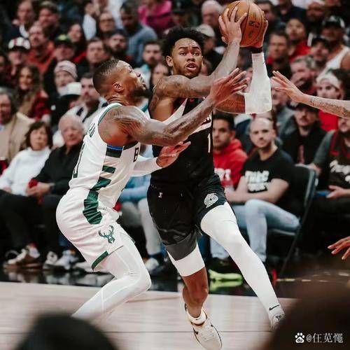 关于热火强势雄鹿，威斯布鲁克统治全场的信息