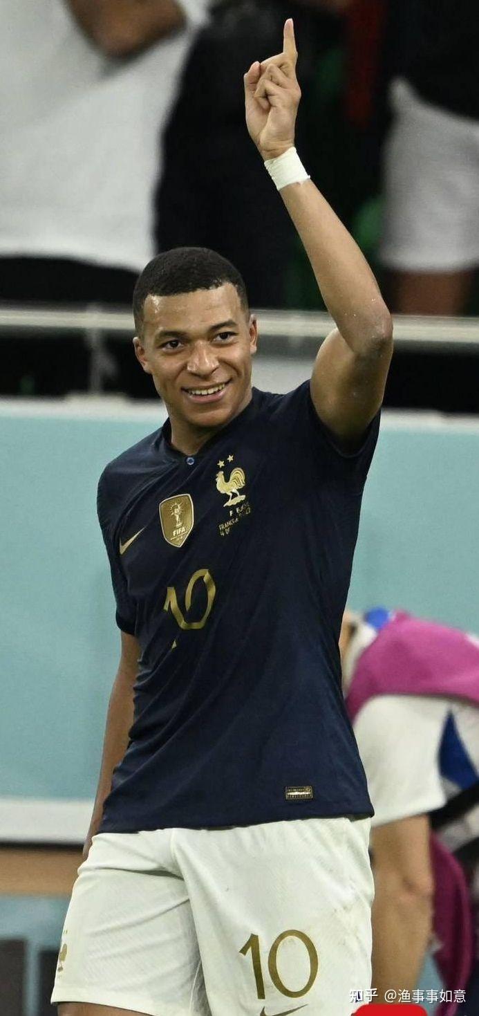 包含英格兰羽毛球队力克泰国羽毛球队，辛杜统治全场的词条