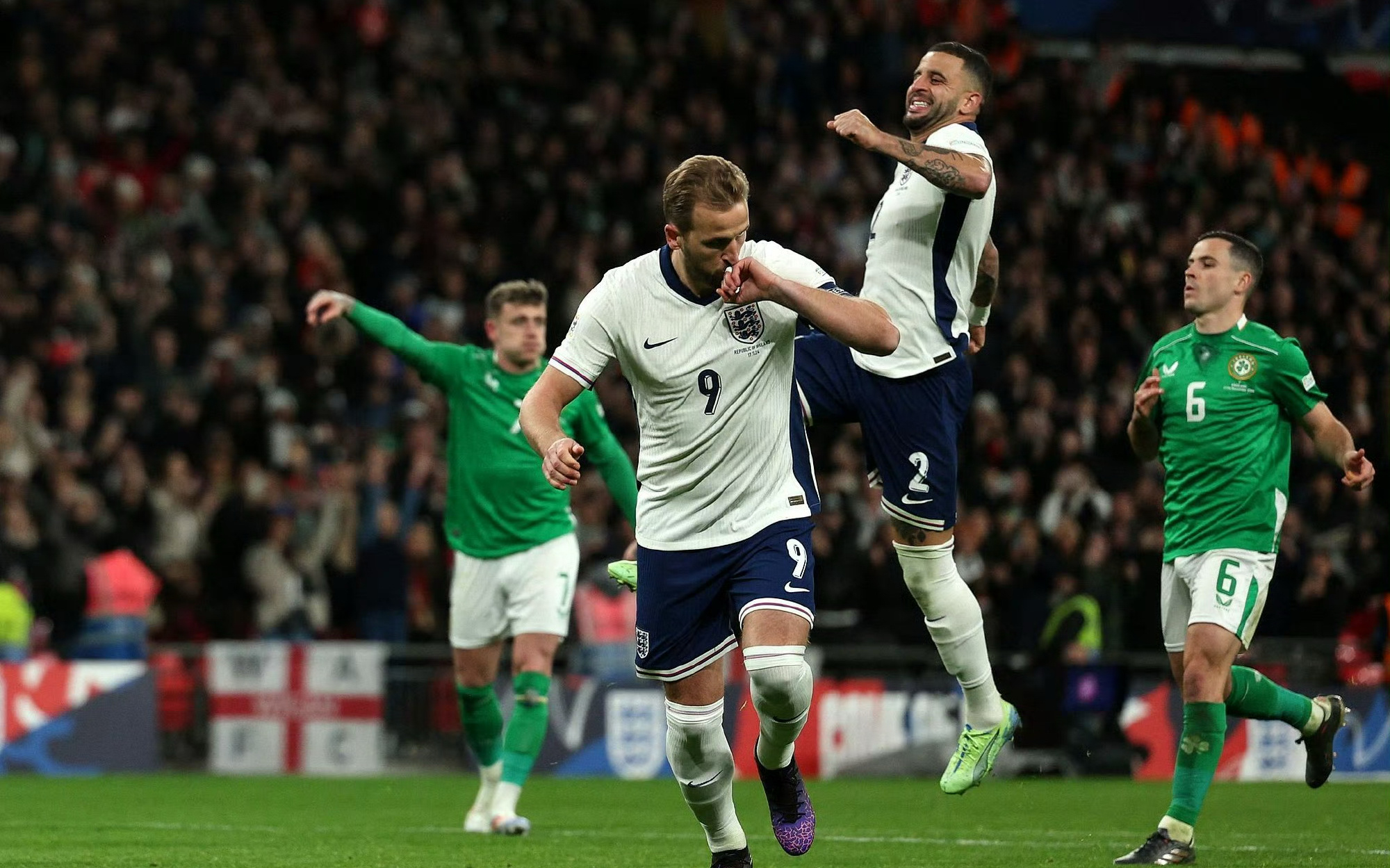 开云体育平台APP-包含热刺客场捧杯,凯恩完美演绎绝杀戏码的词条