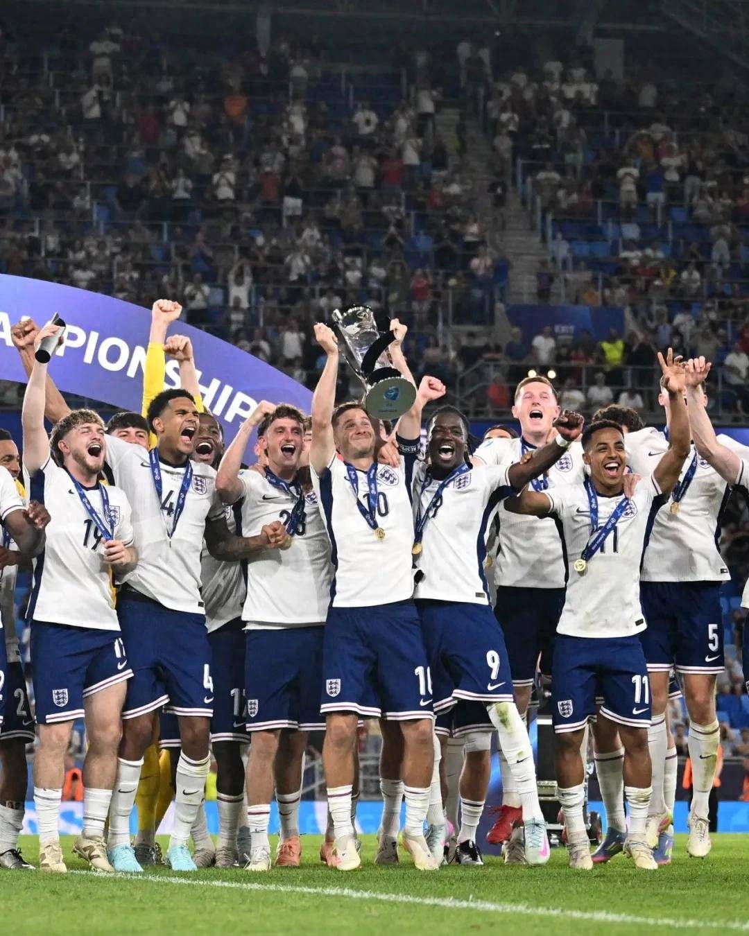 英格兰满载而归,成功晋级下一轮 英格兰满载而归,成功晋级下一轮