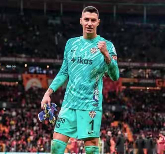 开云体育入口-罗马新援表现抢眼,或取代主力位置的简单介绍