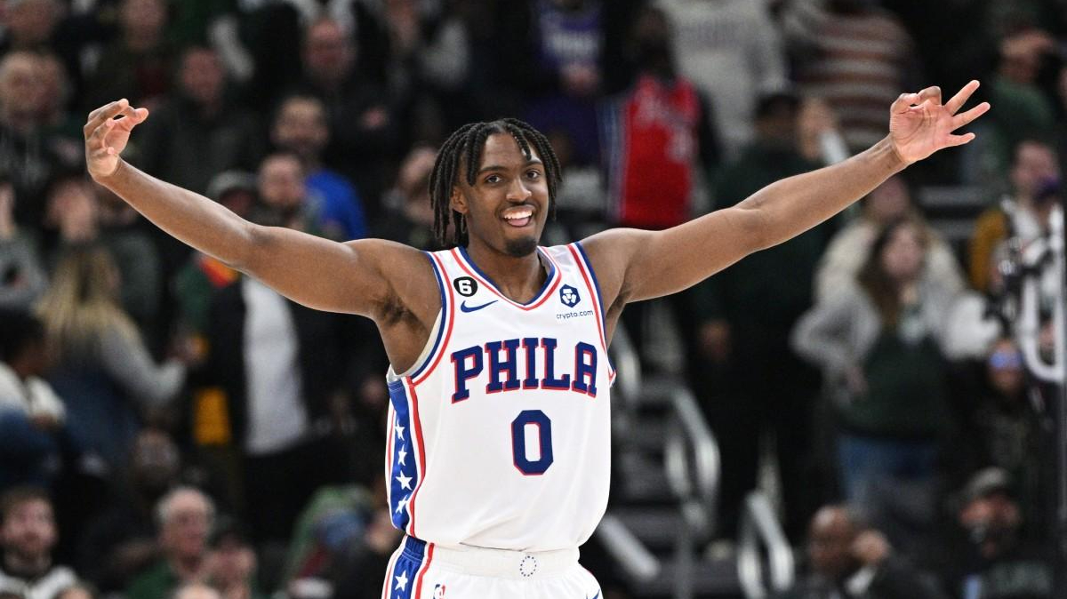 开云下载-关于决胜之战:76人再次与快船对决,胜利的火种已燃起!的信息