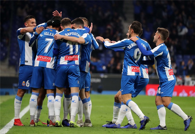 包含瓦拉多利德客场险胜马拉加，喜迎宝贵三分的词条