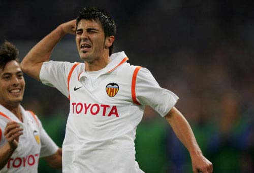 开云足球直播-包含瓦伦西亚轻取德国,阿奎罗高光表现的词条