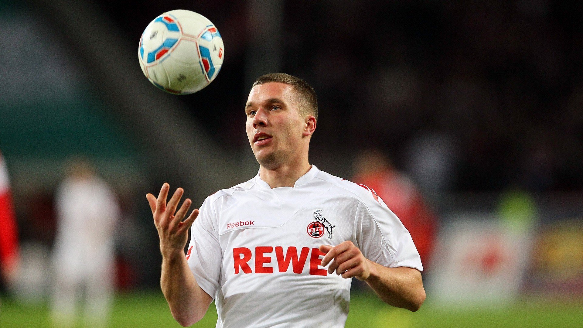 当足球与F1的轨迹交错，久保建英如何以澳大利亚淘汰皇马的魄力，在虚拟赛道实现年度争冠接管